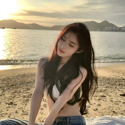 绿衣女子
